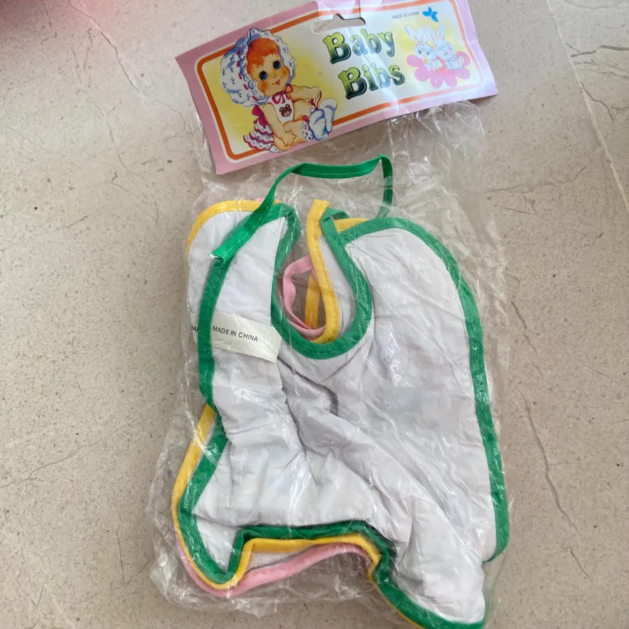 پیش بند نوزادی ضد اب خارج