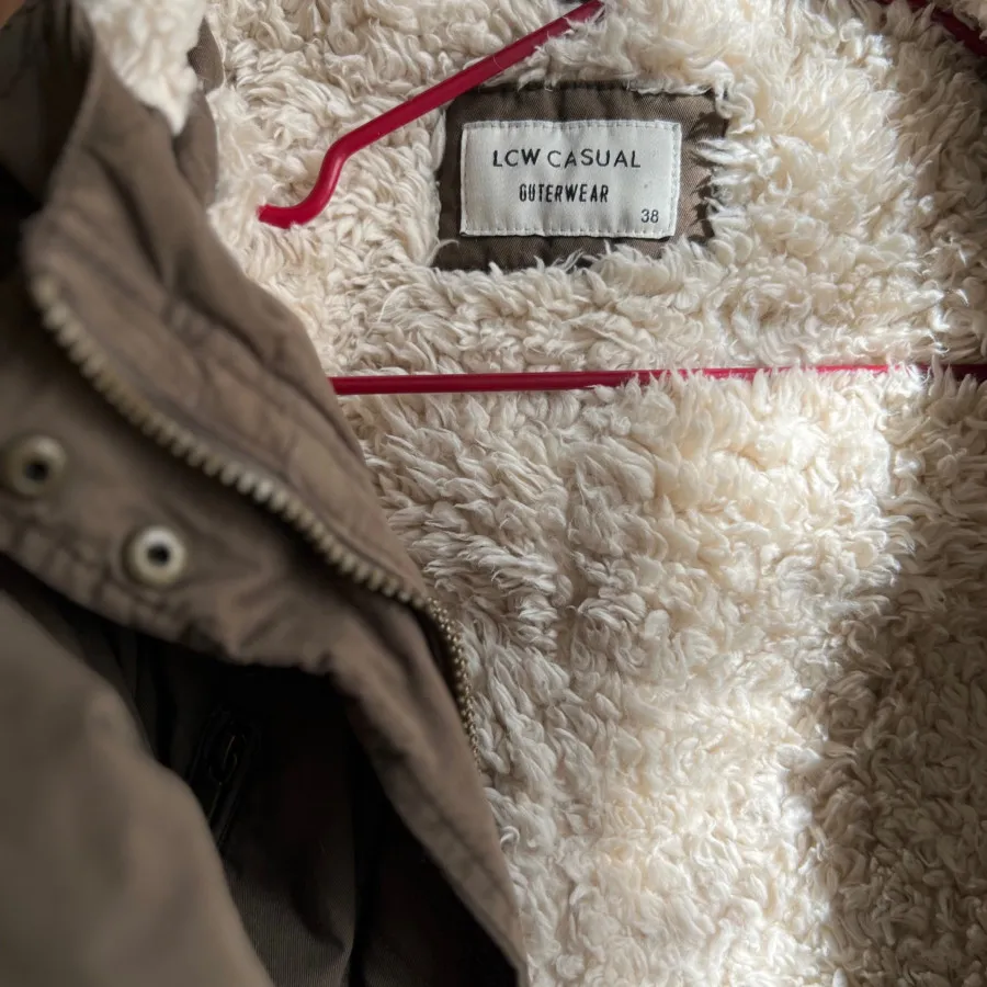 کاپشن LcWaikiki بسیار گرم