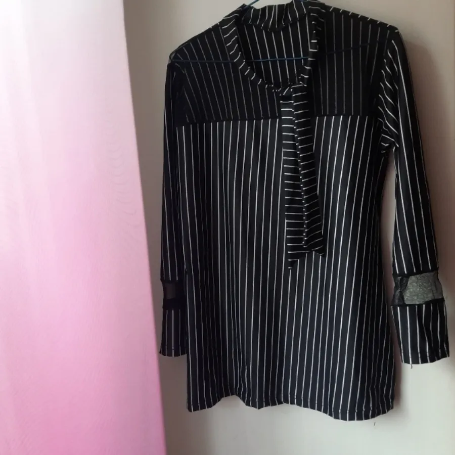 شومیز یقه کراواتی