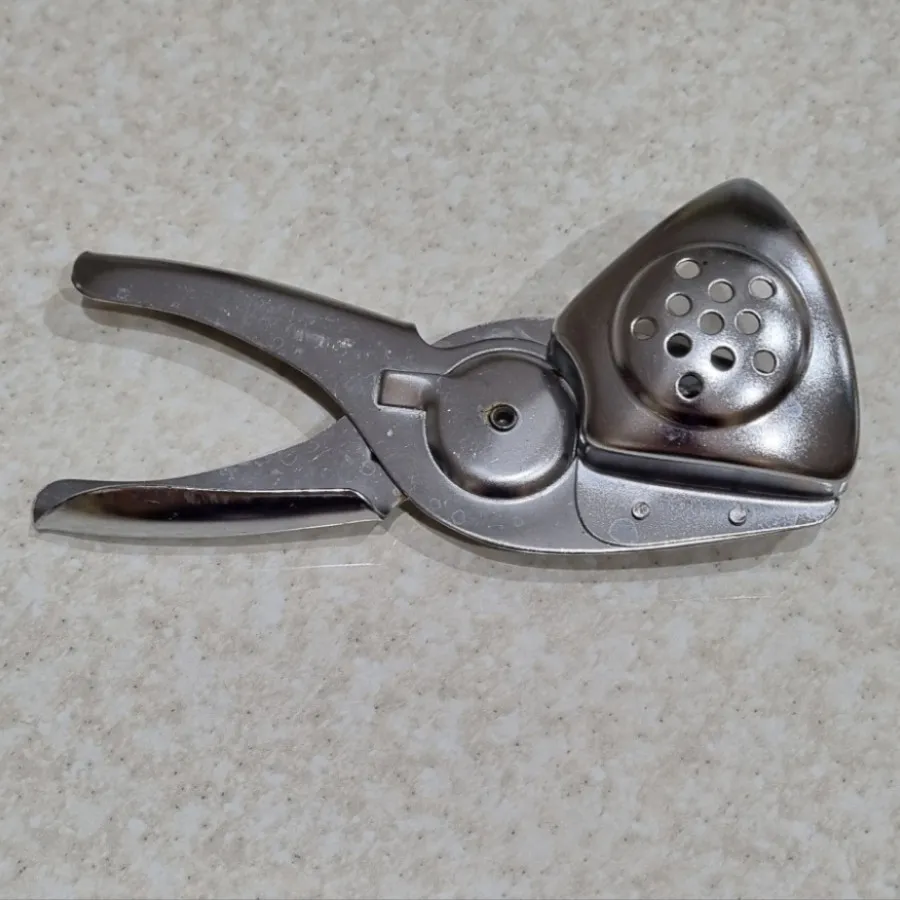 آب لیمو گیری دستی