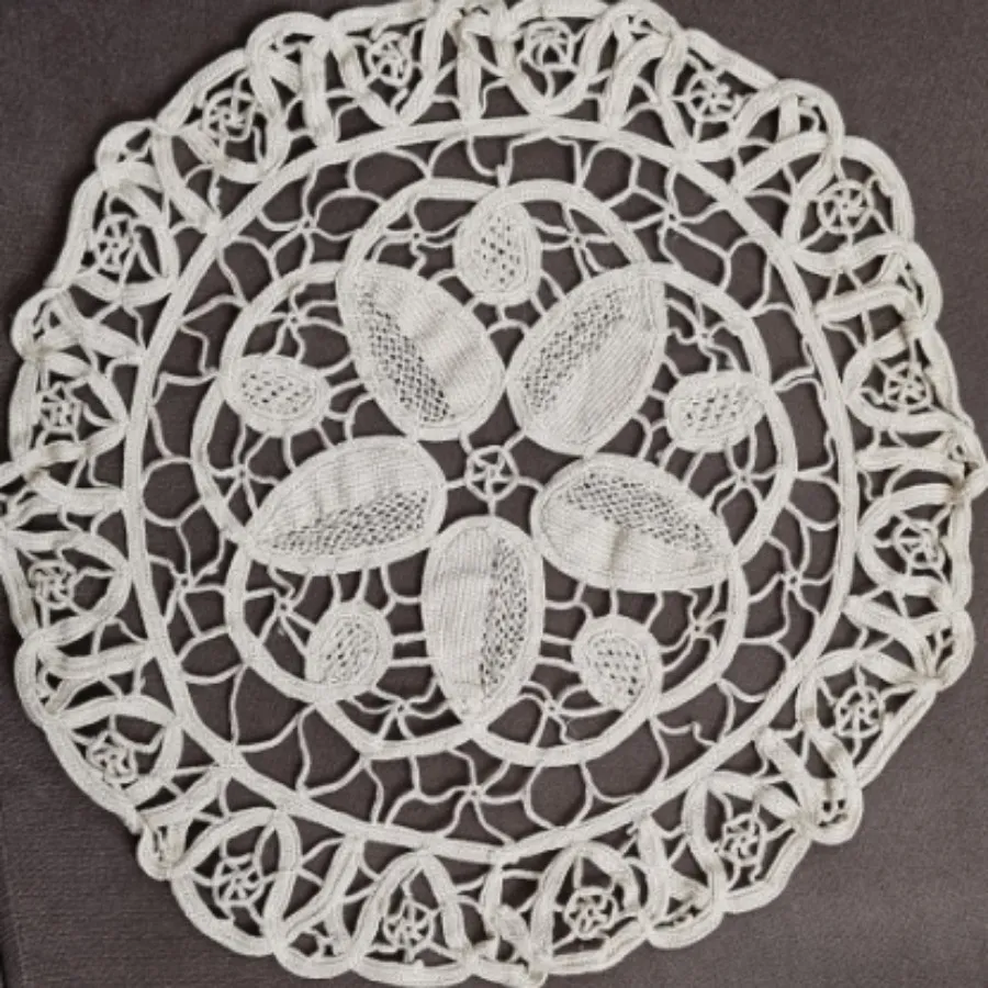 رومیزی قلاب بافی