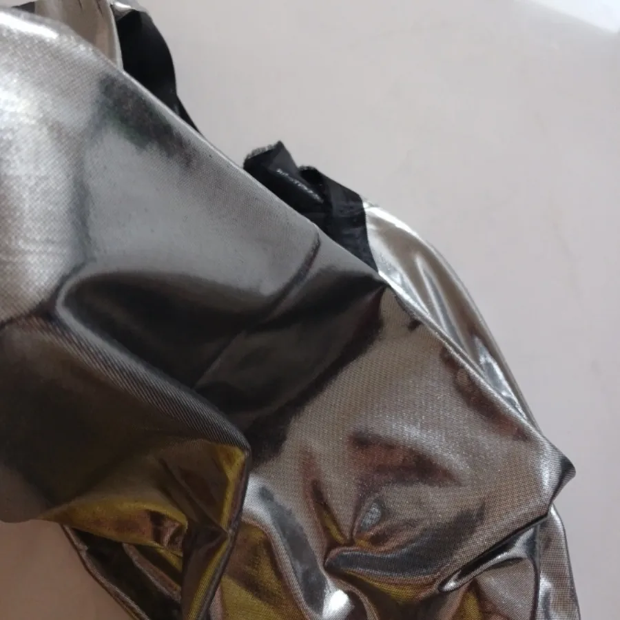 پارچه نقره ای براق