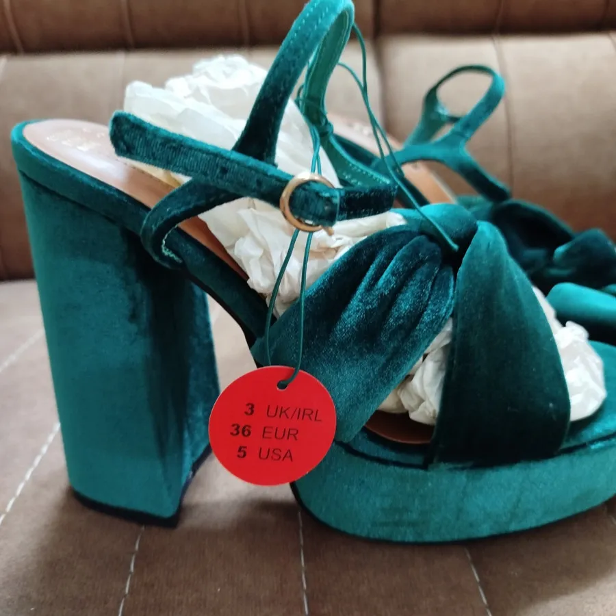 کفش سبز درباری Primark