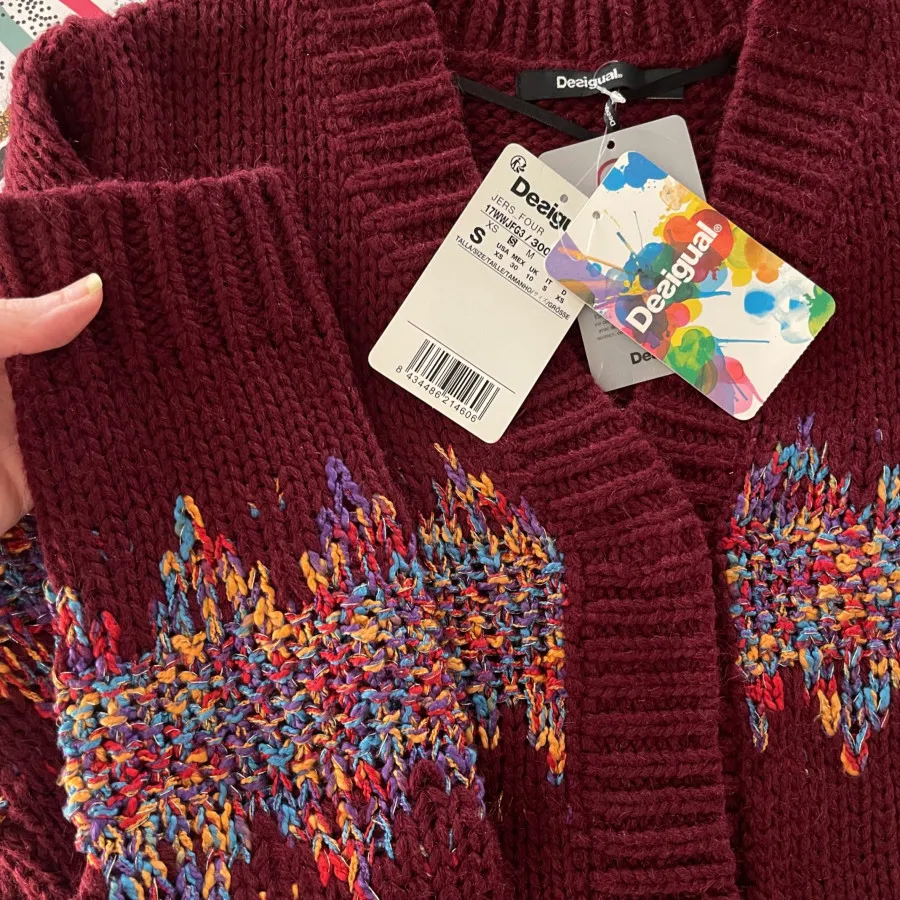 بافتنی خاص  Desigual