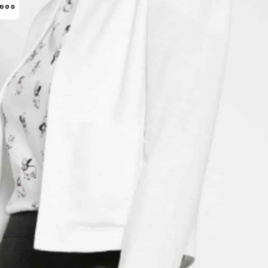 کت سفید منگو