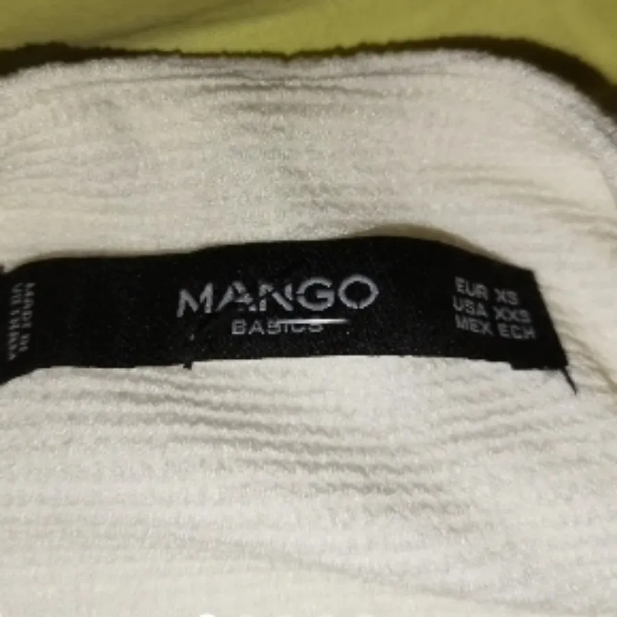 کت سفید منگو