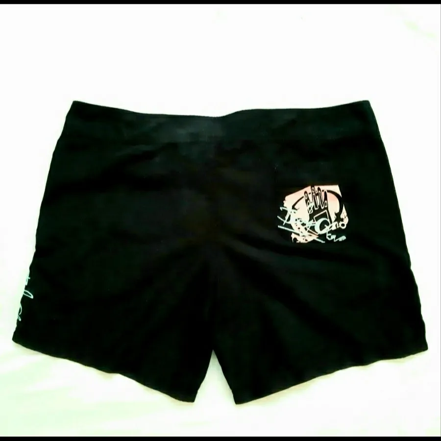 شلوارک زنانه