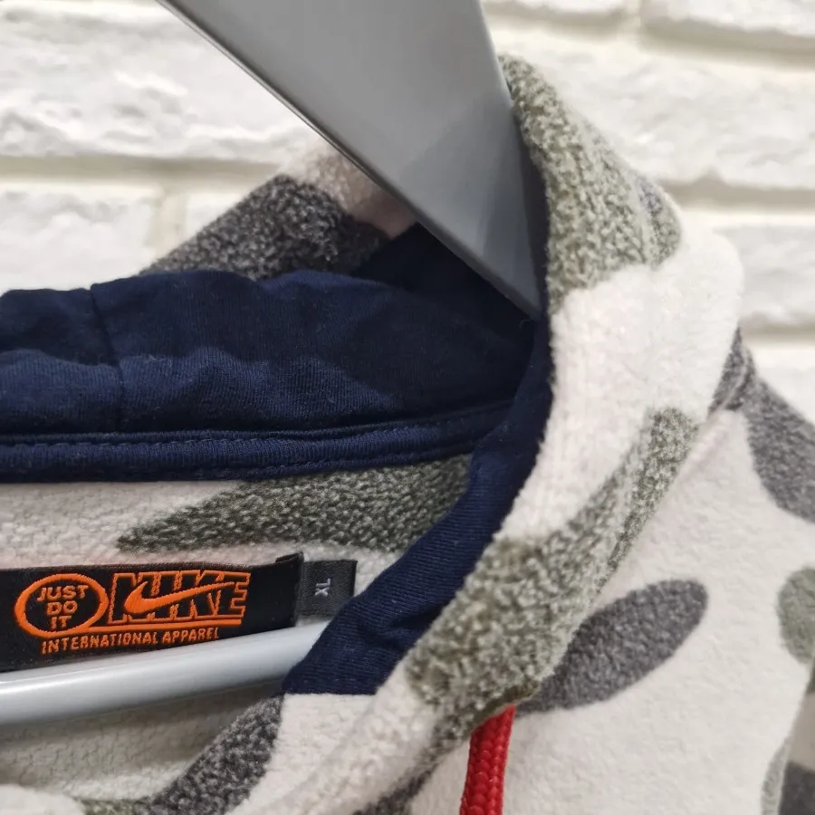 هودی طرح دار