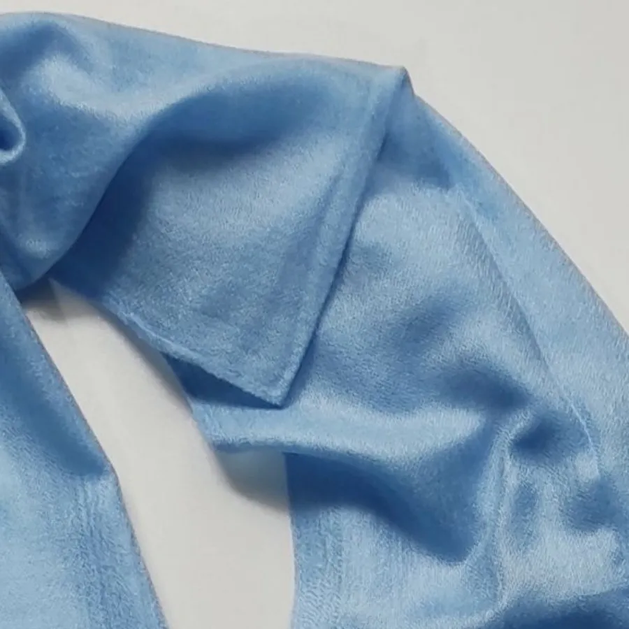 شال آبی آسمانی