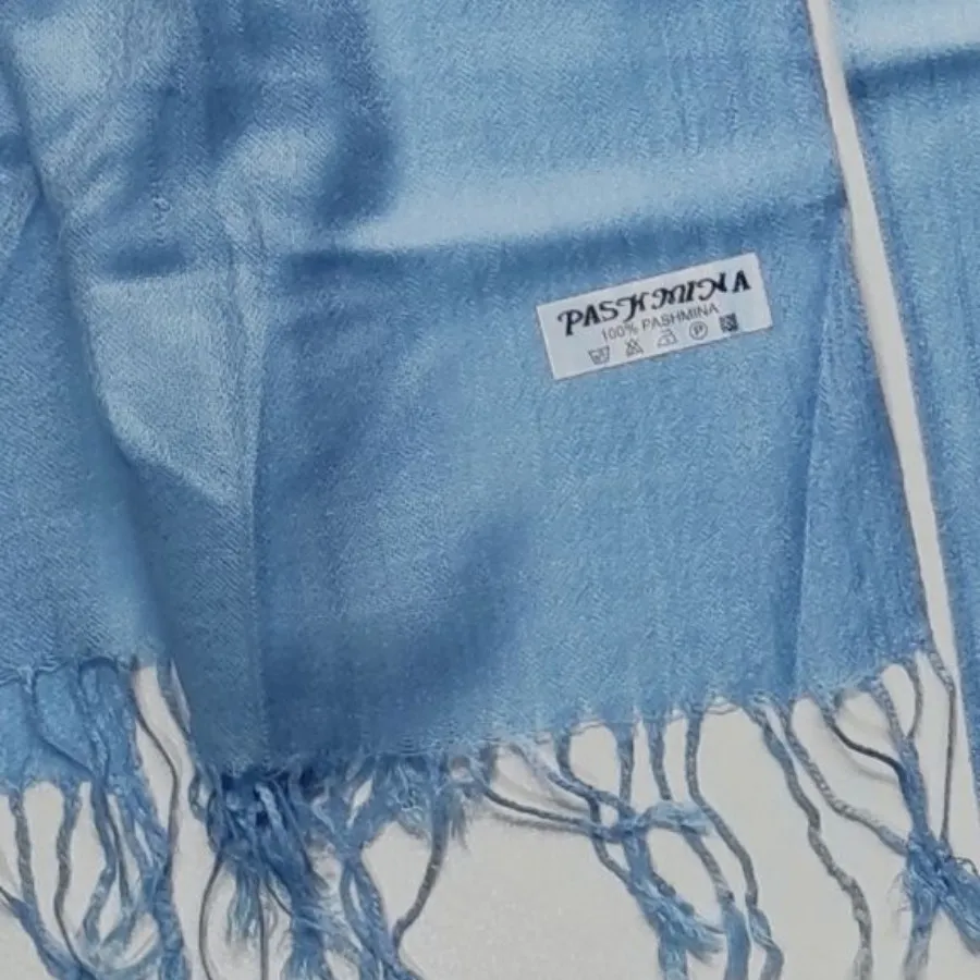 شال آبی آسمانی