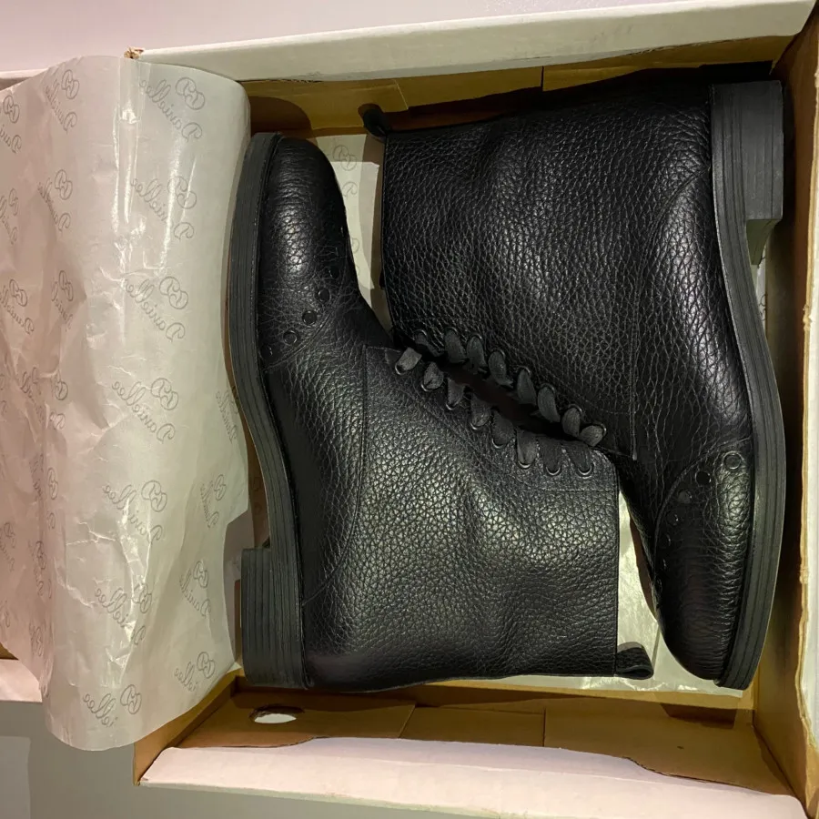 نیم‌بوت چرم دنیلی