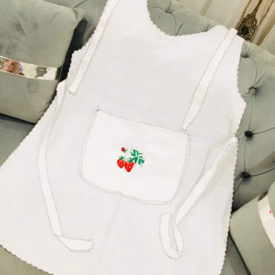 پیشبند گلدوزی شده