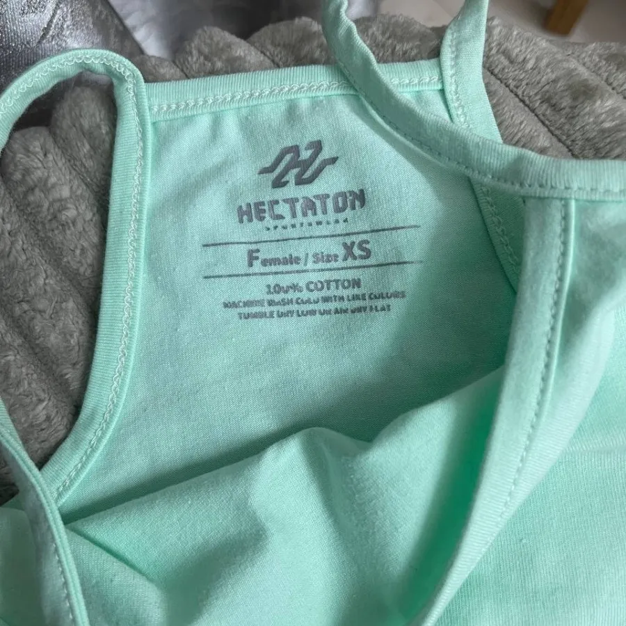 نیمتنه هکتاتون