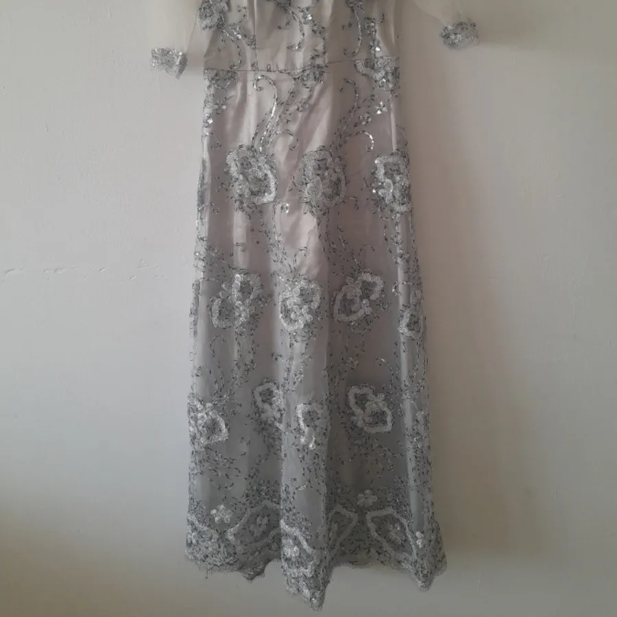 لباس مجلسی نقره ای