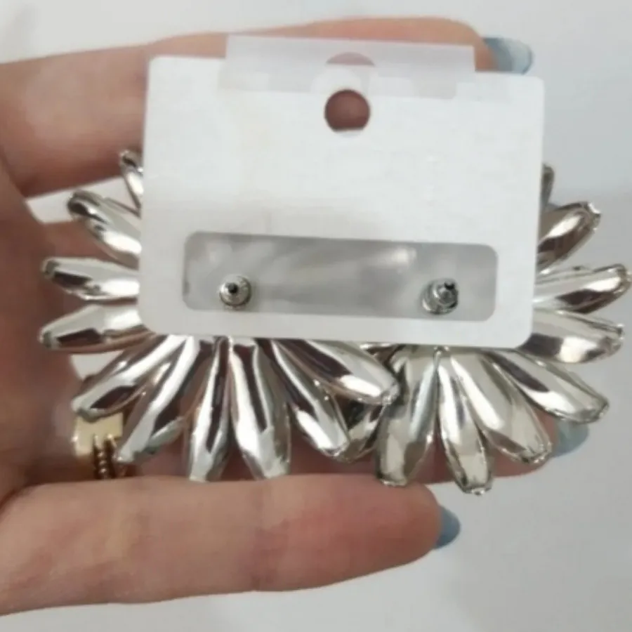 گوشواره میخی