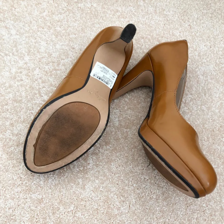 کفش پاشنه دار clarks اصل