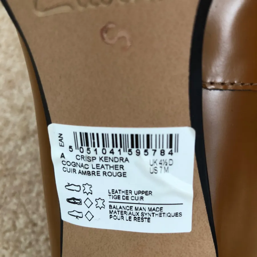 کفش پاشنه دار clarks اصل