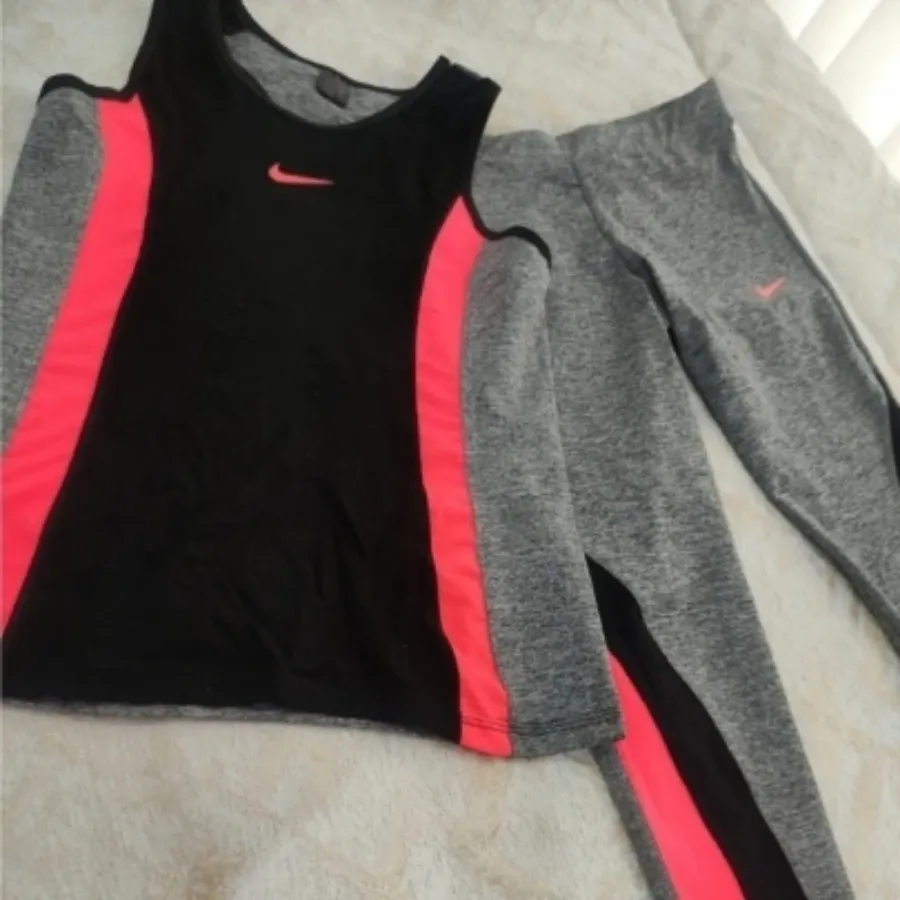 لباس ورزشی تاپ و لگ