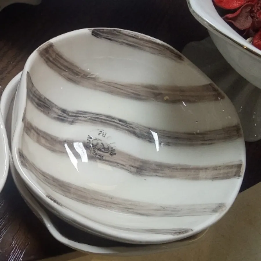 ظرف های دفرمه