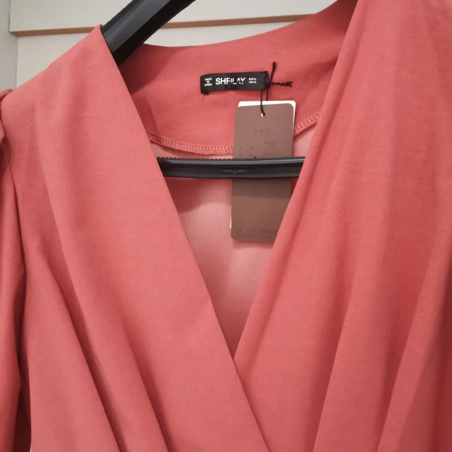 لباس مجلسی رنگ گوشتی