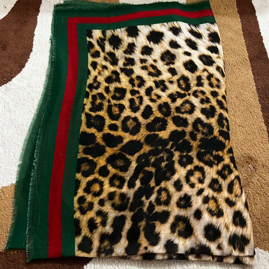 روسری پلنگی