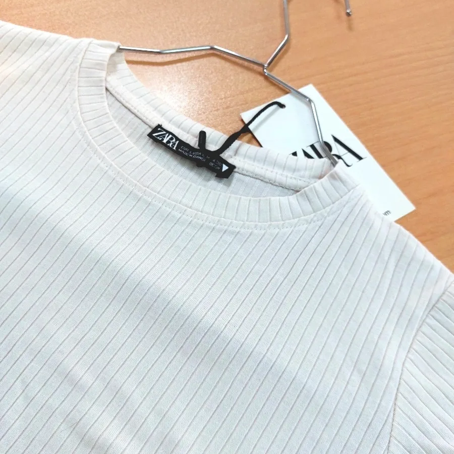 تیشرت نیمتنه