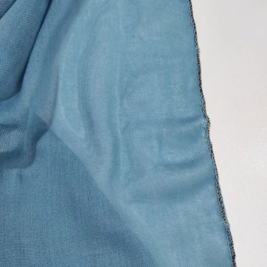 شال آبی آسمانی