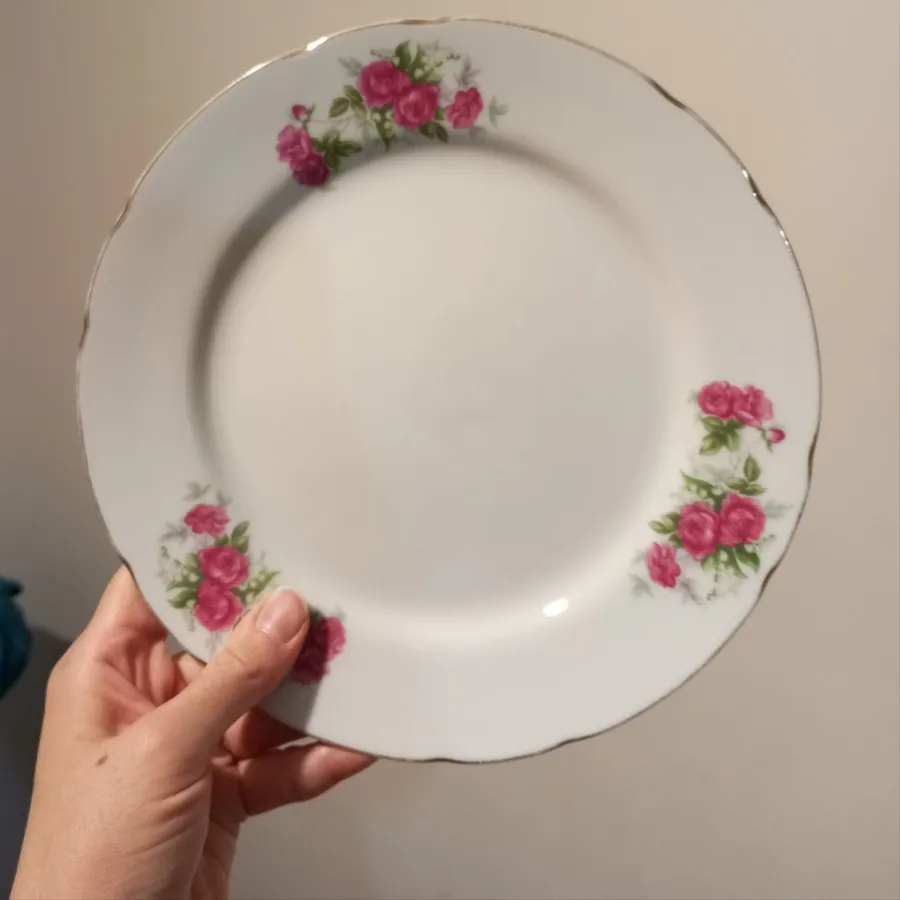 بشقاب گل سرخ ژاپنی