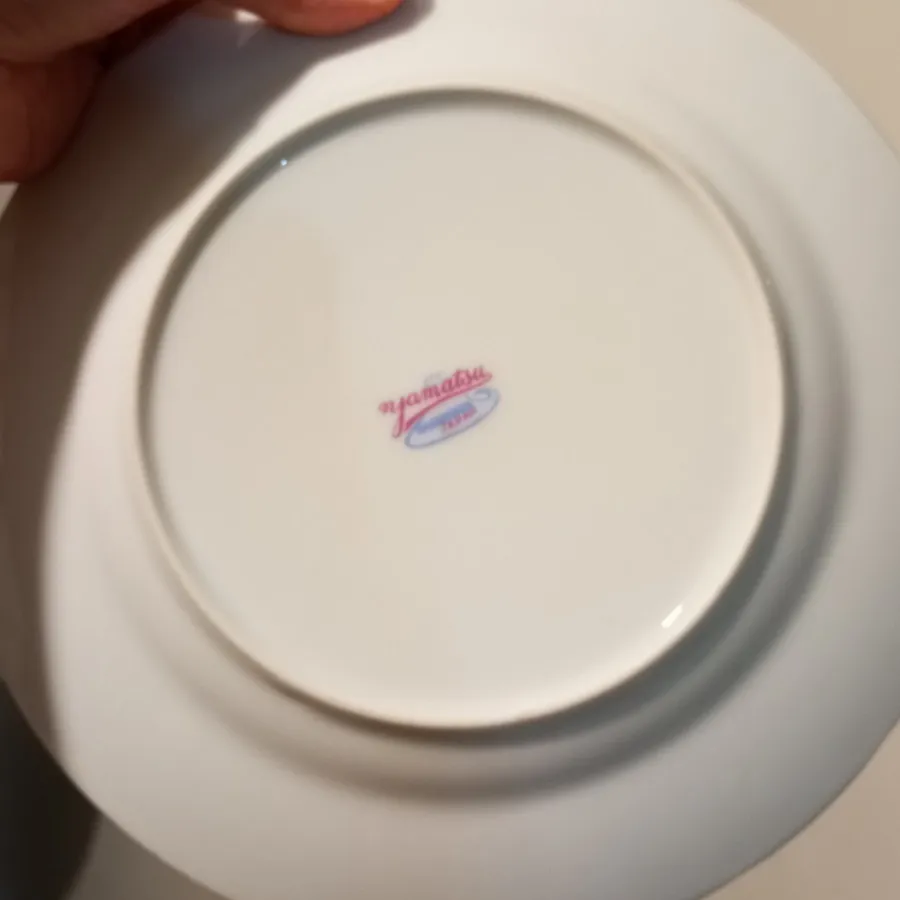 بشقاب گل سرخ ژاپنی