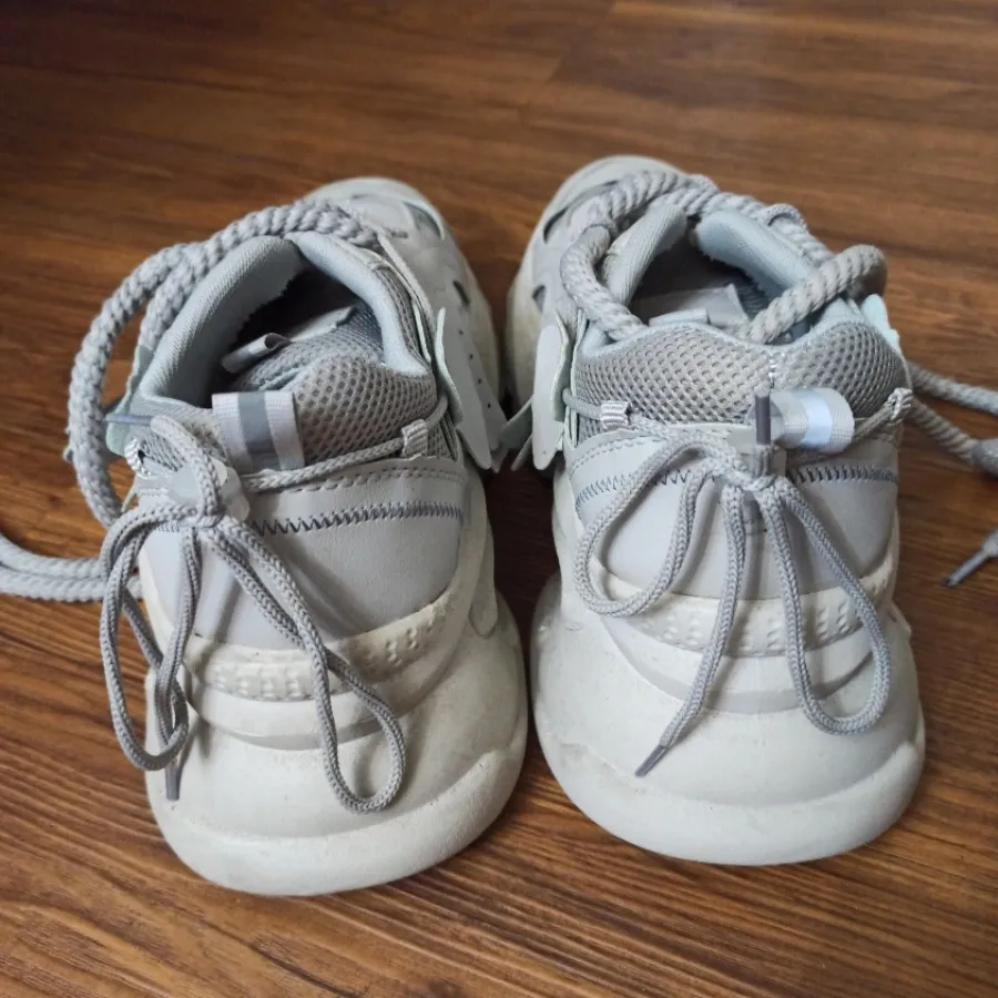 کفش اسپرت ، کتونی