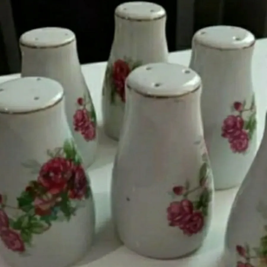 نمکدان گل قرمز قدیمی