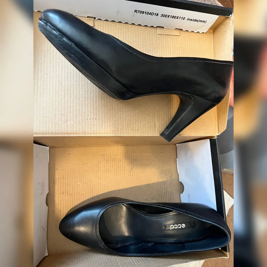 کفش مجلسی اکو