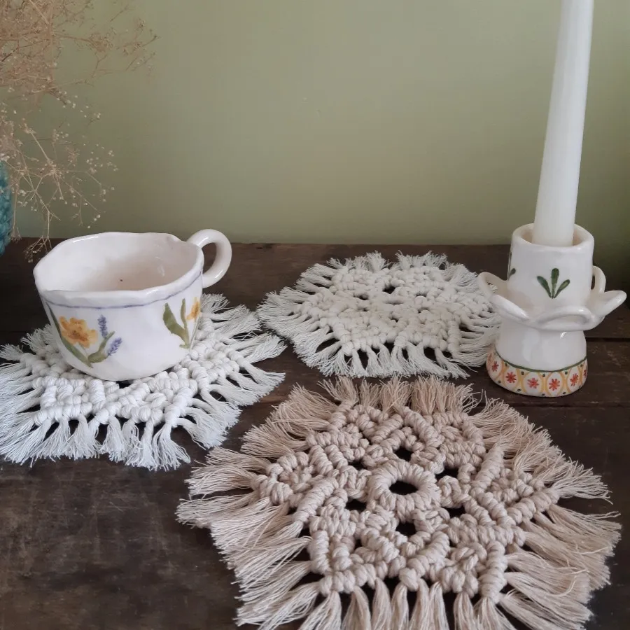 زیرلیوانی مکرومه