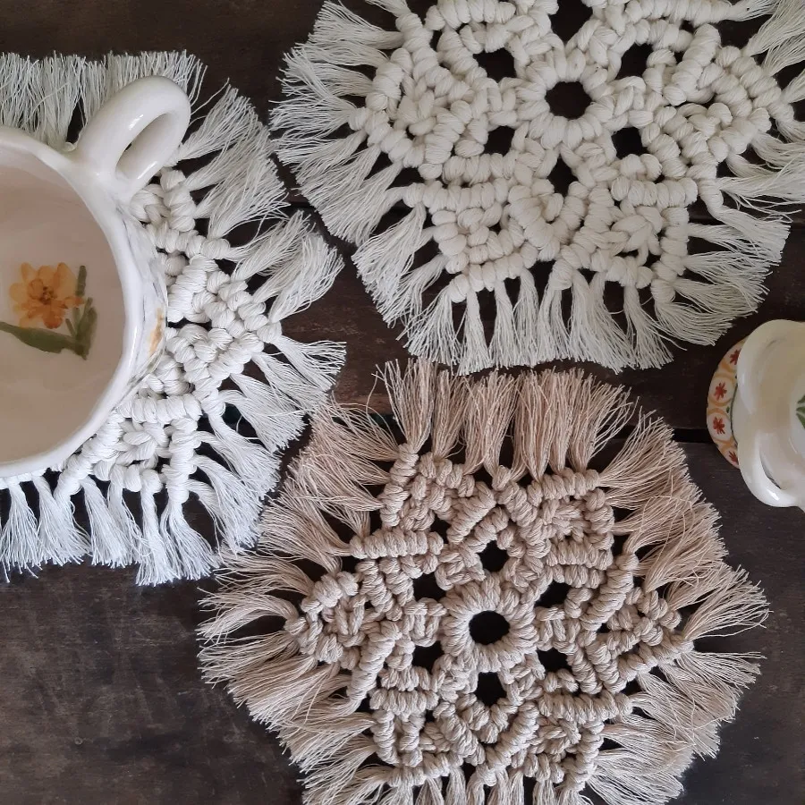 زیرلیوانی مکرومه