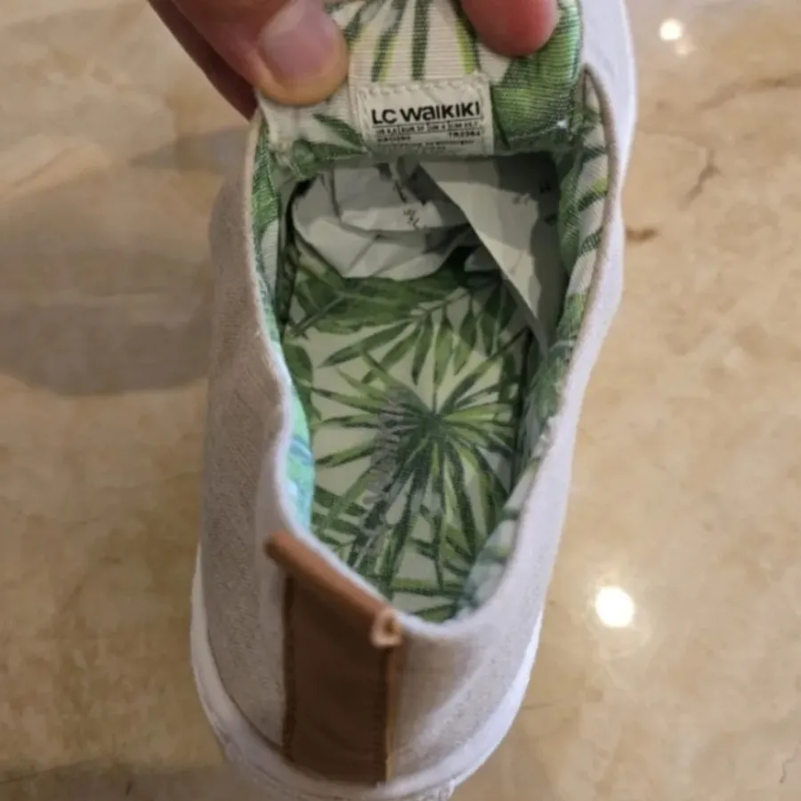 کفش السی وایکیکی