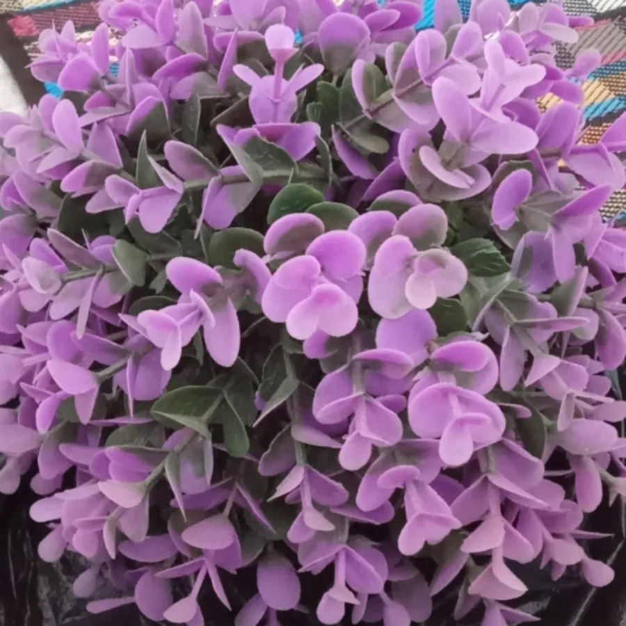 گل مصنوعی با گلدان