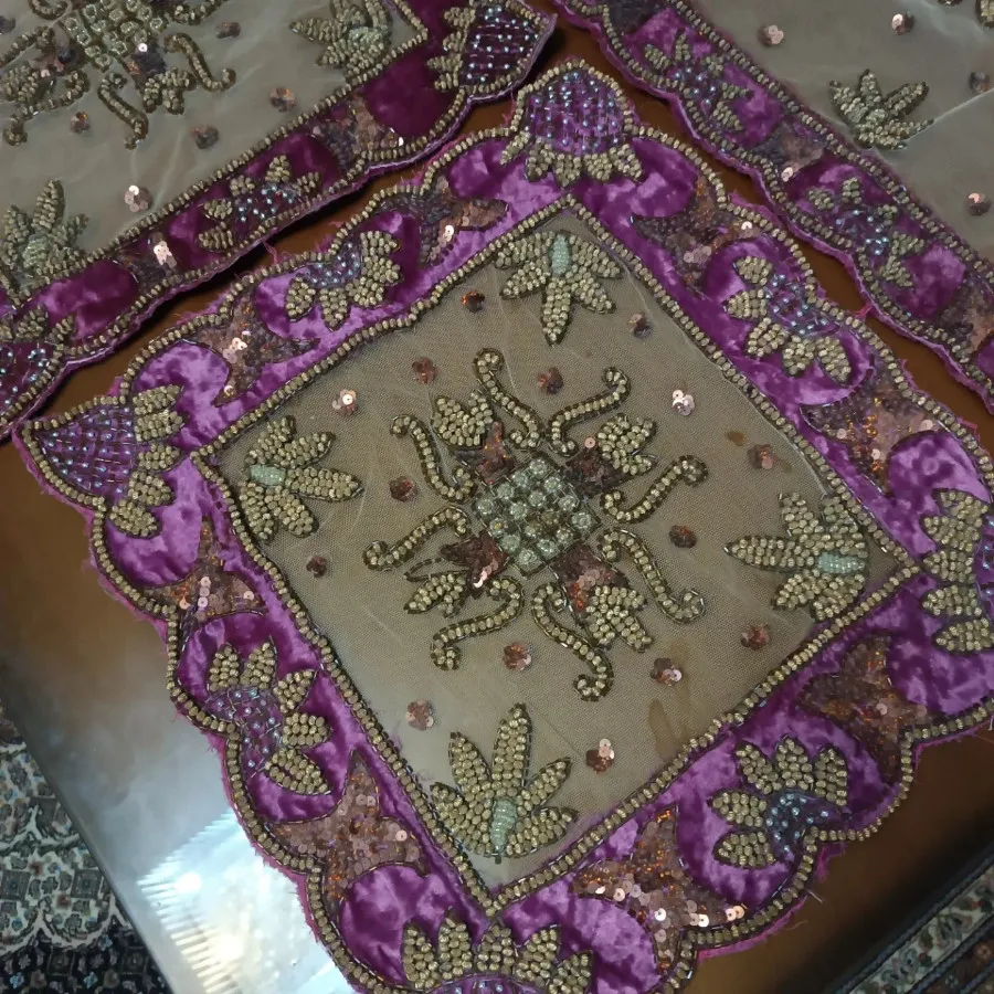 رومیزی کار شده هندی