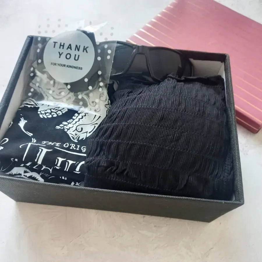 کراپ دکلته نیمتنه عینک