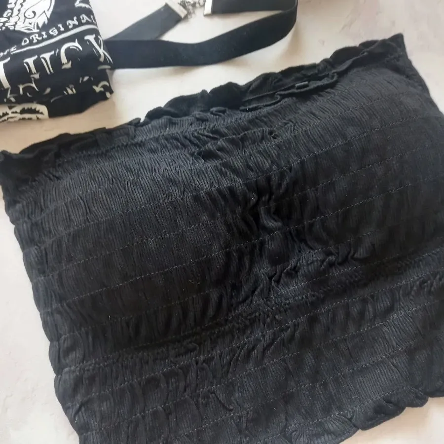 کراپ دکلته نیمتنه عینک