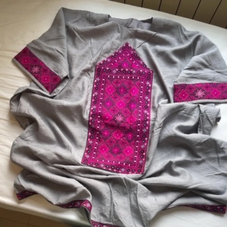 پیراهن یا مانتو بلند دست