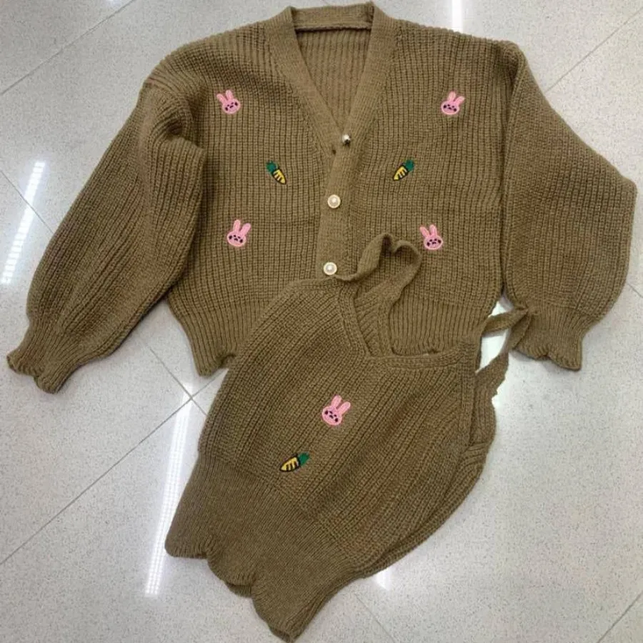 بافت دوتیکه گلدوزی