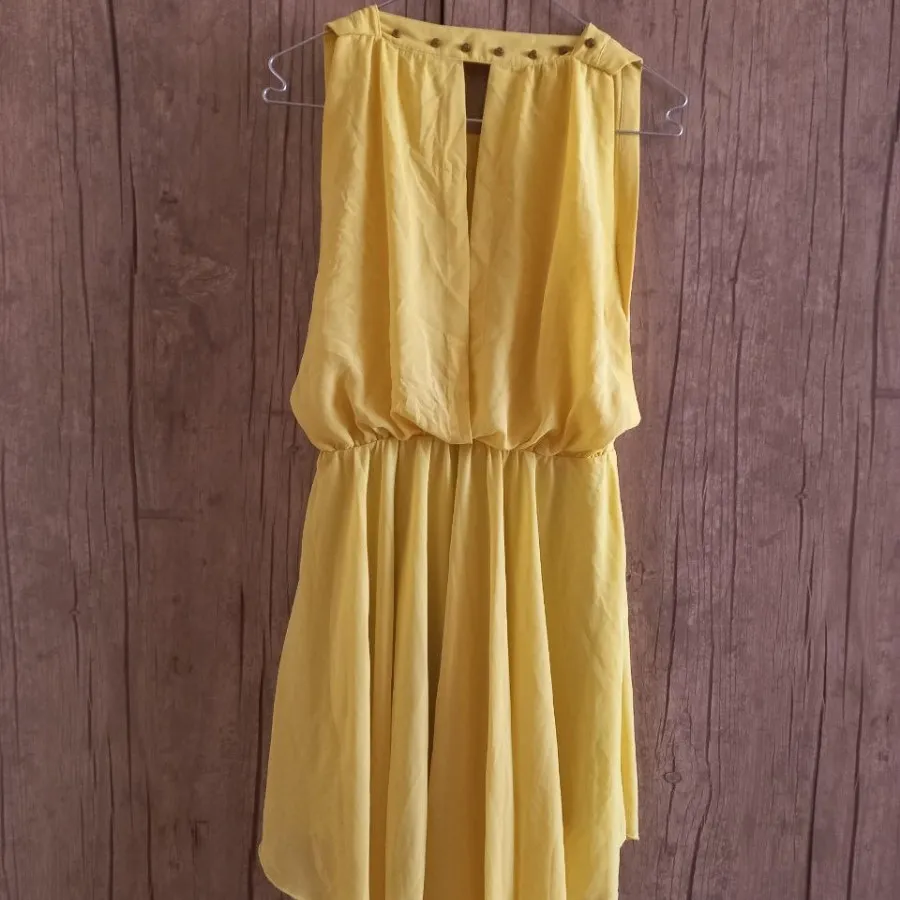 پیراهن زرد زنانه