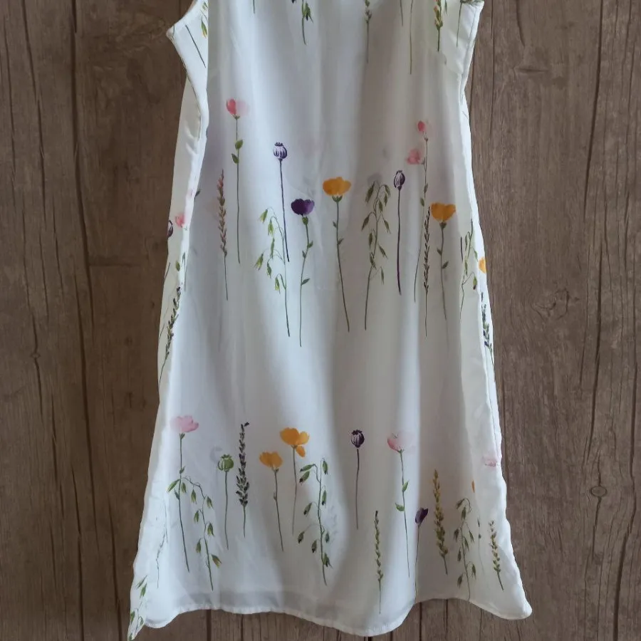 پیراهن سفید گل گلی