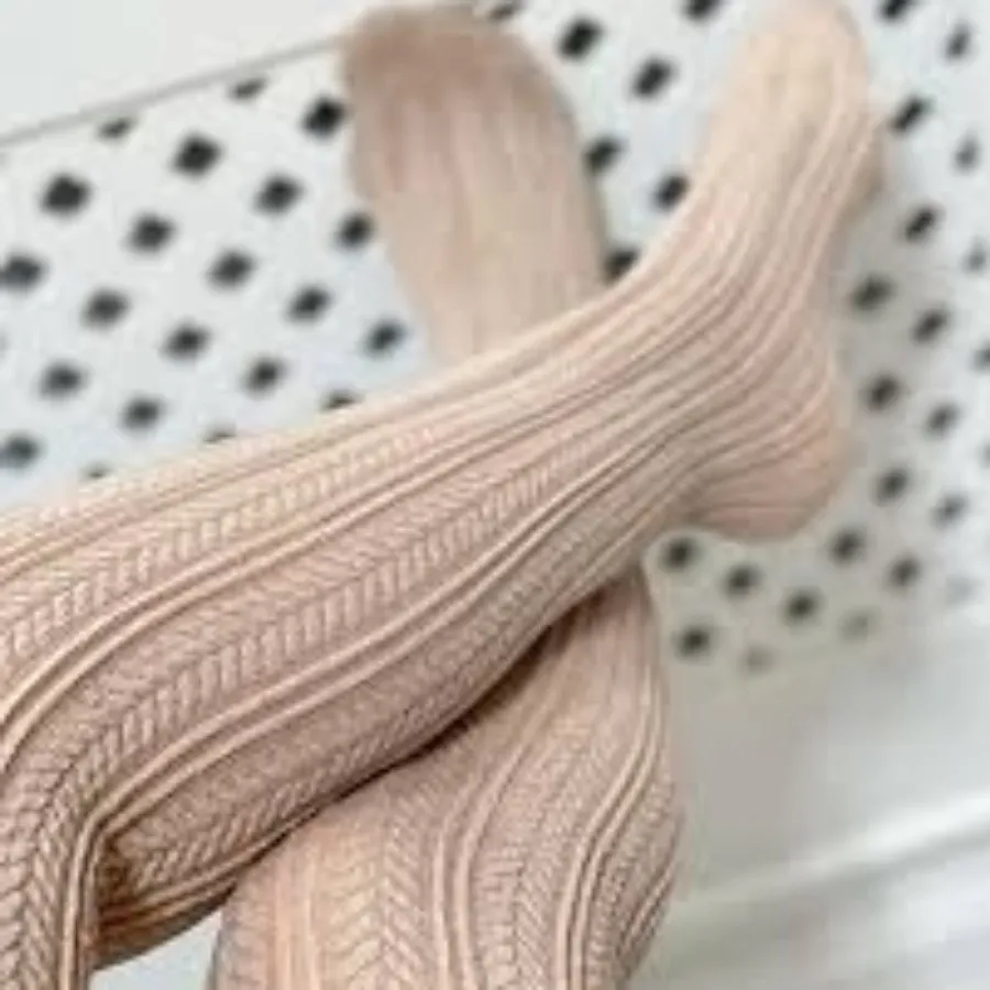 جوراب شلواری گندمی بافت