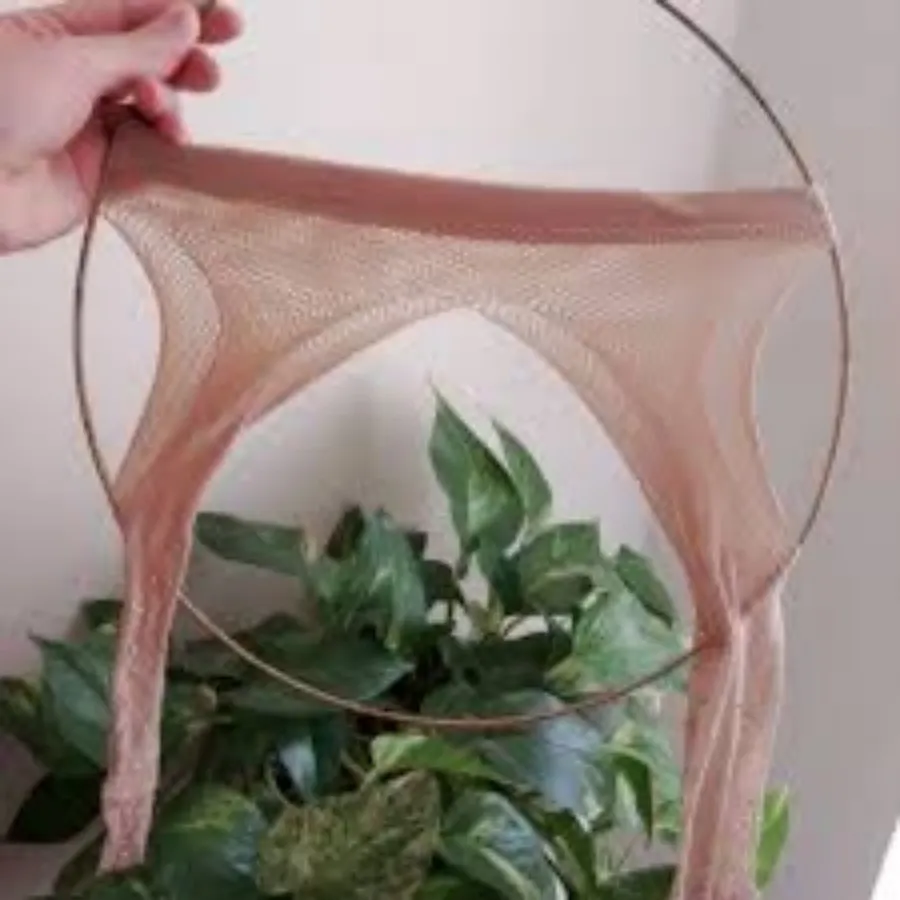 جوراب شلواری فاق باز کرمی