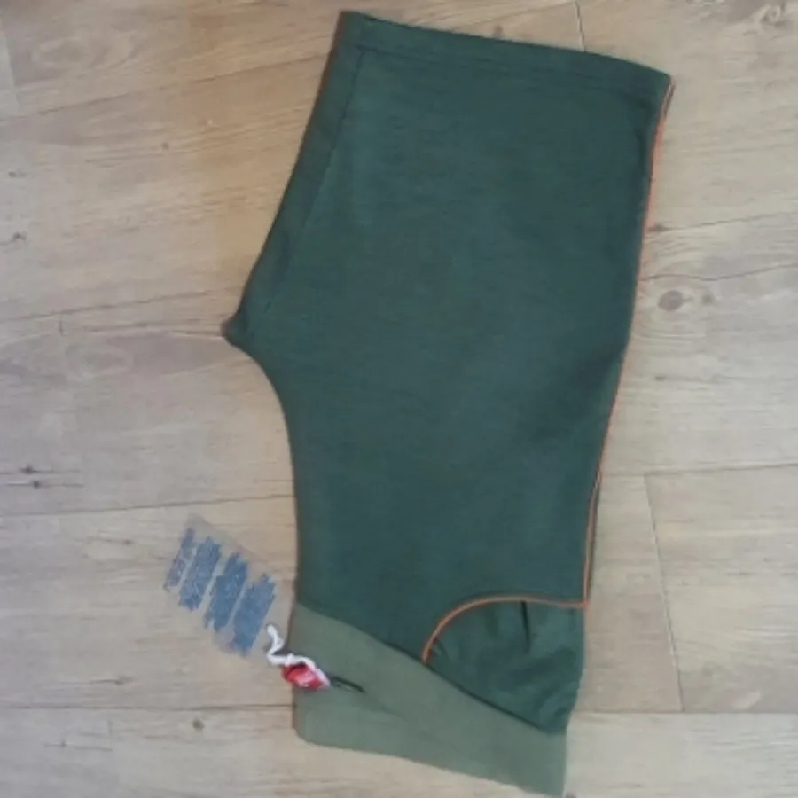 شلوارک ورزشی