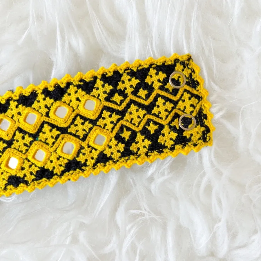 دستبند سوزن دوزی