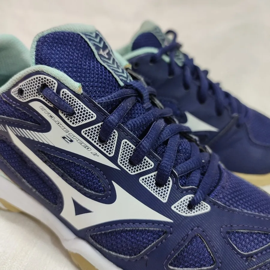 کتونی سالنی میزانو