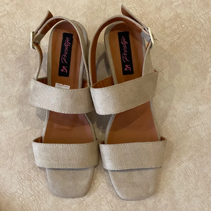 کفش جیر کرم رنگ