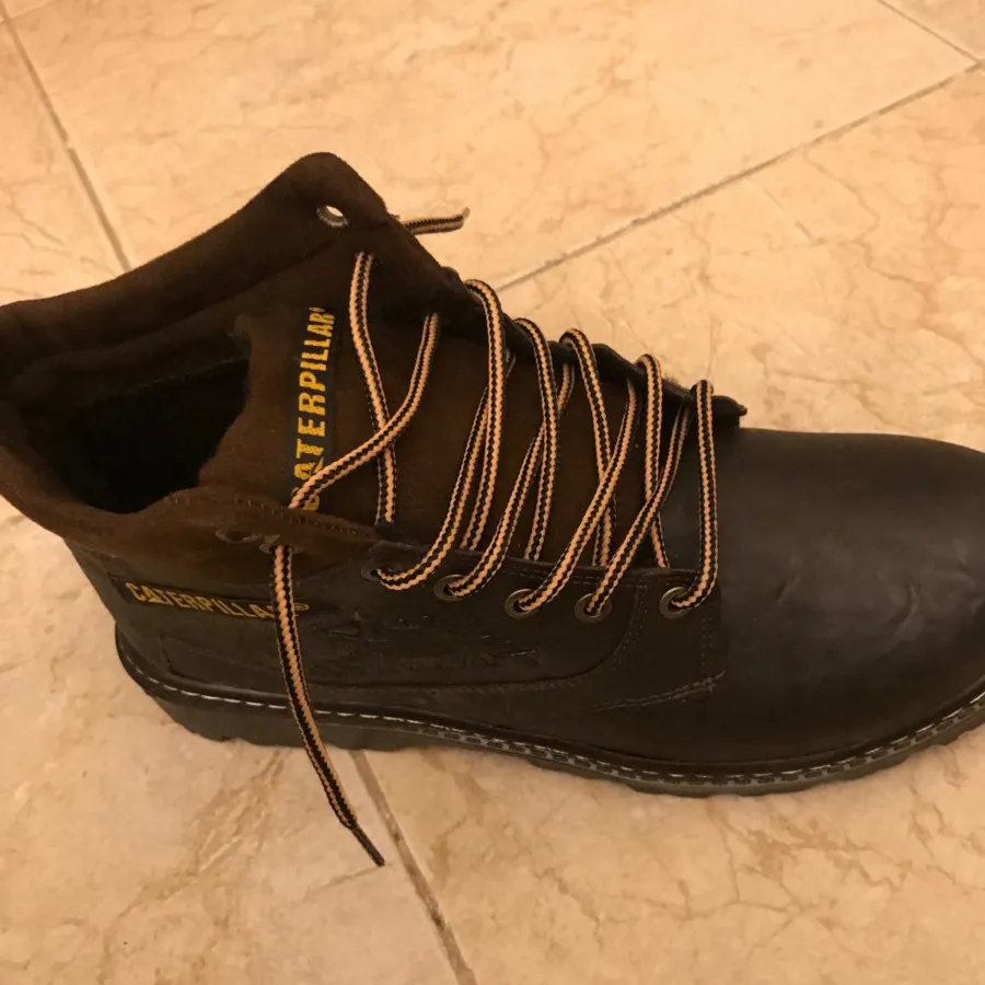 کفش کار کاترپیلار